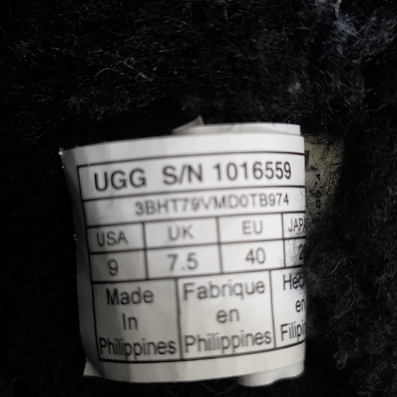 UGG Black Winter Boots - Picture 10 of 10